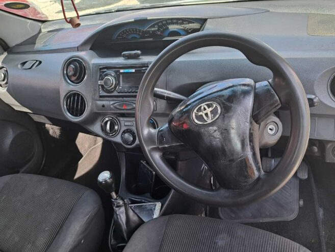 Toyota Etios sedan 2015