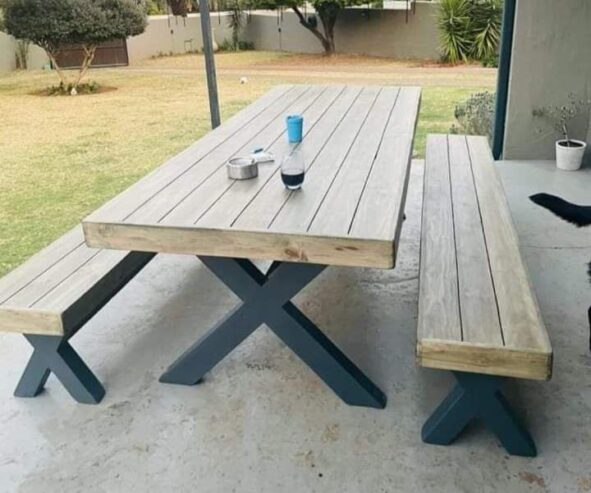 X LAGGED PICNIC TABLES & BENCHES